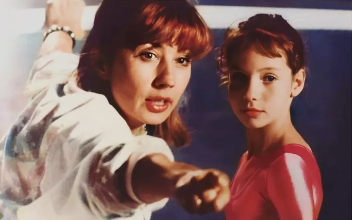 Carmen Galin si Izabela Moldovan