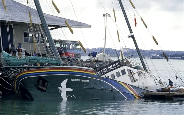 Rainbow Warrior scufundat