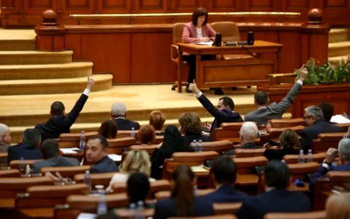 Vești bune pentru pensionari și profesori! PSD a forțat mâna Guvernului Orban