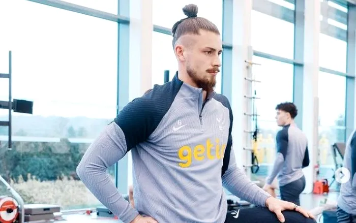 Radu Drăgușin, în fața unui moment important la Tottenham. Ce au scris englezii despre fundașul român