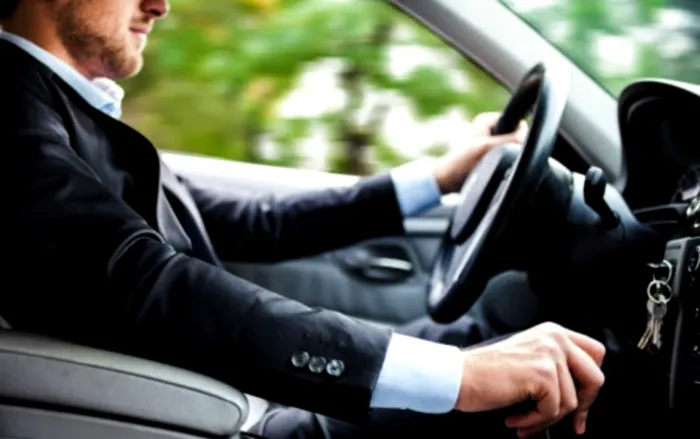 Greșeli banale pe care le fac șoferii în trafic. Unele te pot lăsa fără permis