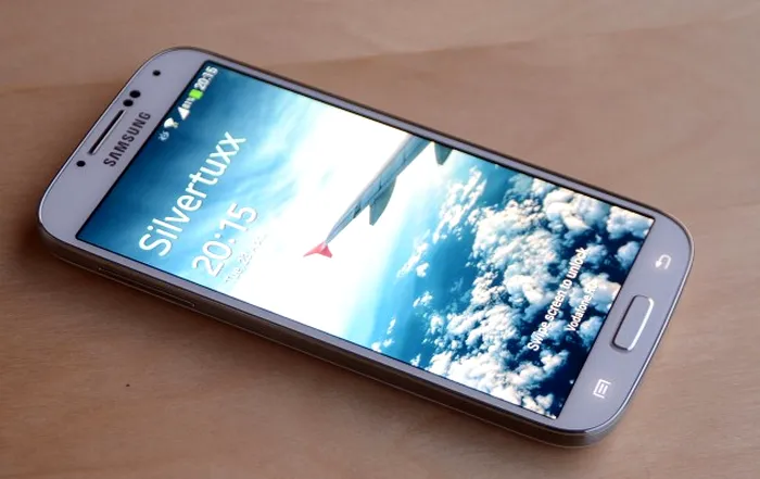 Samsung Galaxy S4 fata Deschis