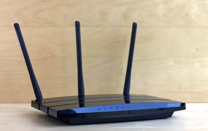 TP-LINK TL-WDR4900 (1)