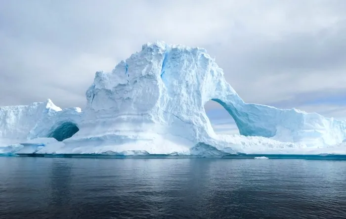 O bucata de gheata mai mare decat Groenlanda lipseste din Antarctica. Avertismentul cercetatorilor