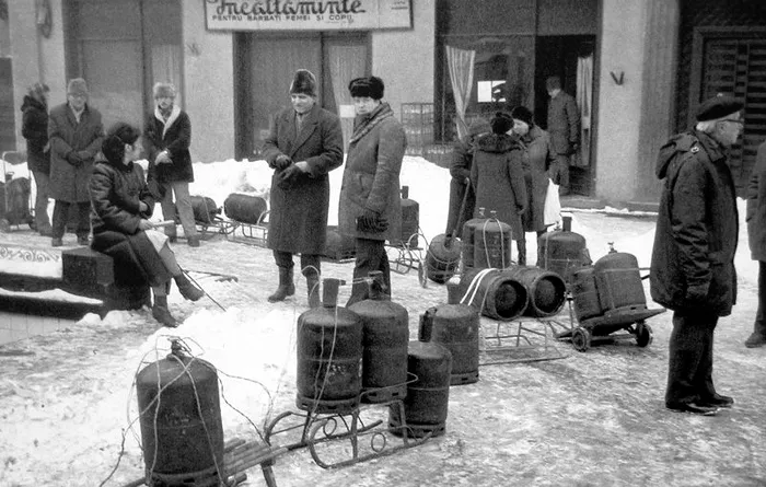 „De ce nu le dai, mă, oamenilor, butelii?” - Omul care a avut curaj să-i arunce aceste cuvinte în față lui Ceaușescu