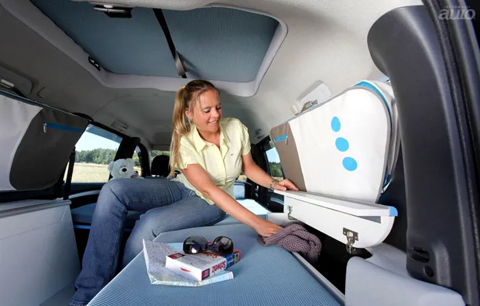 Dacia Logan MCV Young Activity Van concept camper