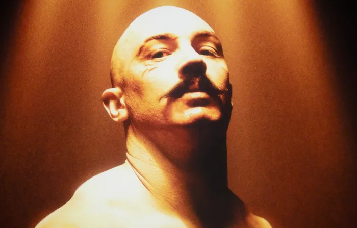 tom-hardy-schimbare-look-bronson