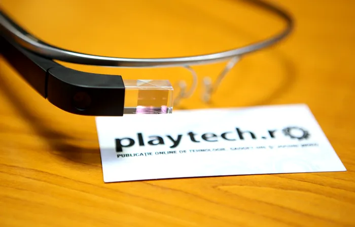Ochelarii Google Glass, lansați în 2013