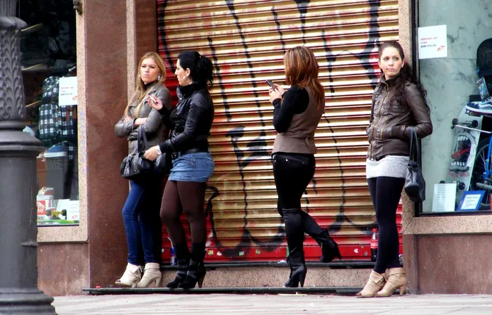 Povestea tragică a unor tinere din Bistrița-Năsăud care au fost obligate să se prostitueze