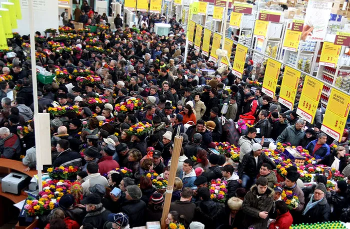 Aglomeratie la reduceri de Black Friday