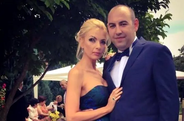 Cine este și ce studii are Laura Vicol. A terminat Dreptul la privat, s-a remarcat ca avocată a unor lideri din lumea interlopă și este nașa Roxanei Vancea