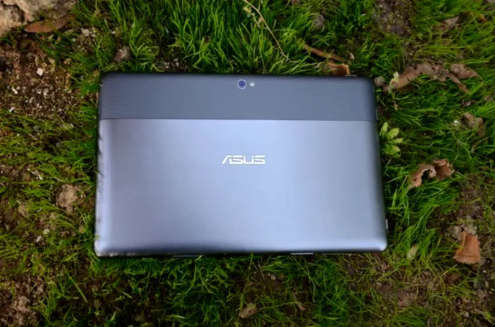 Asus VivoTab RT Spate