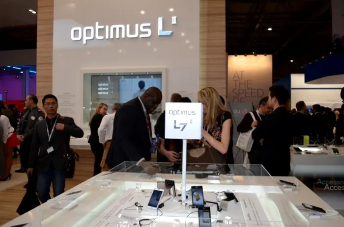 LG Optimus L7 II Stand MWC 2013