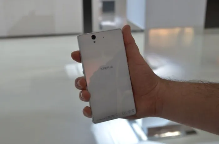 Sony Xperia Z Spate