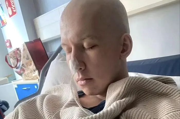 Familia lui Joshua este devastată de diagnosticul cumplit pe care doctorii i l-au pus tânărului de 27 de ani. Foto Daily Mail