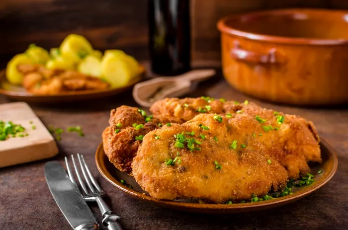 Ce să pui în tigaie înainte de a prăji șnițelele.