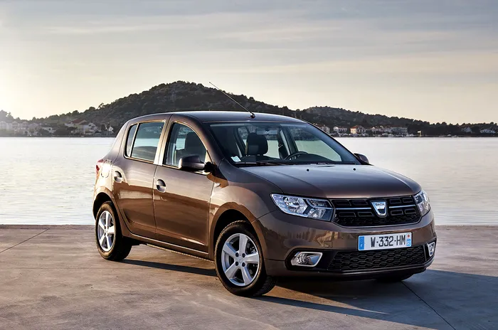 Cum pot să dispară de pe piață Dacia Duster și Sandero. Scenariul care poate da cea mai mare lovitură uzinei de la Mioveni