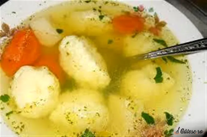 Când trebuie să adaugi legumele în supa de găluște pentru un gust savuros. Cât timp trebuie fierte, de fapt