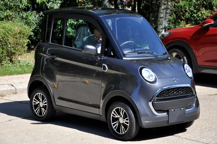 Mașina electrică Evolio City Q2