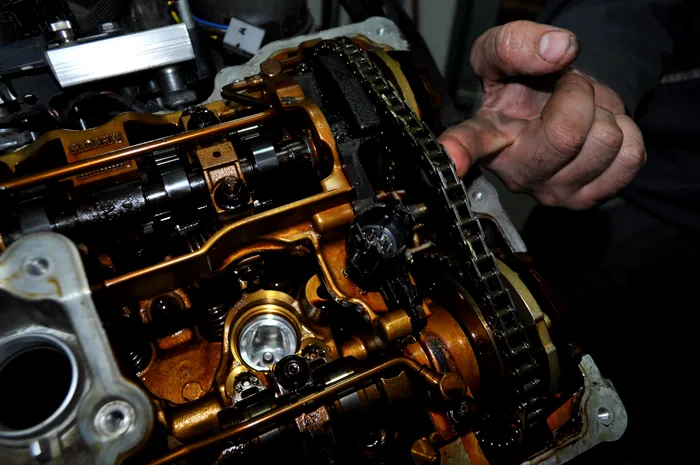 Distribuție masină.