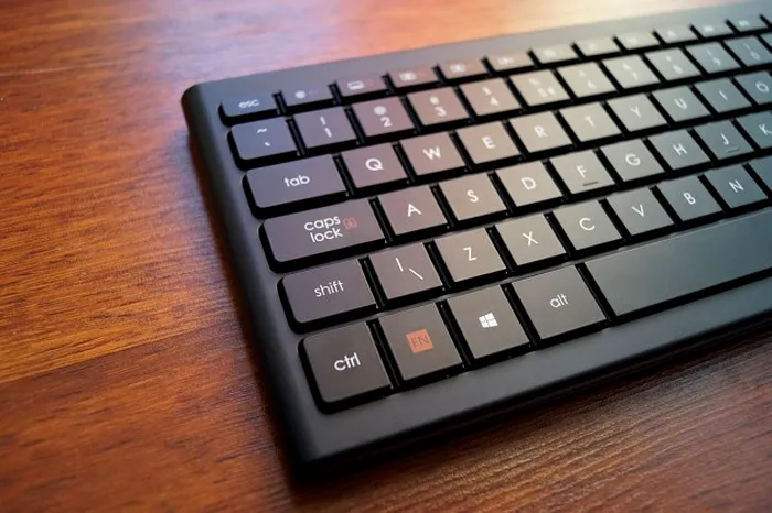 Logitech K830 Review (4)