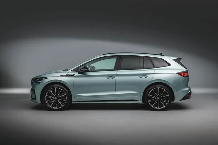 video skoda ENYAQ iV suv electric