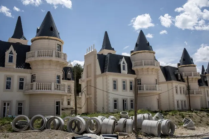 Oras Turcia 700 de castele Burj Al Babas