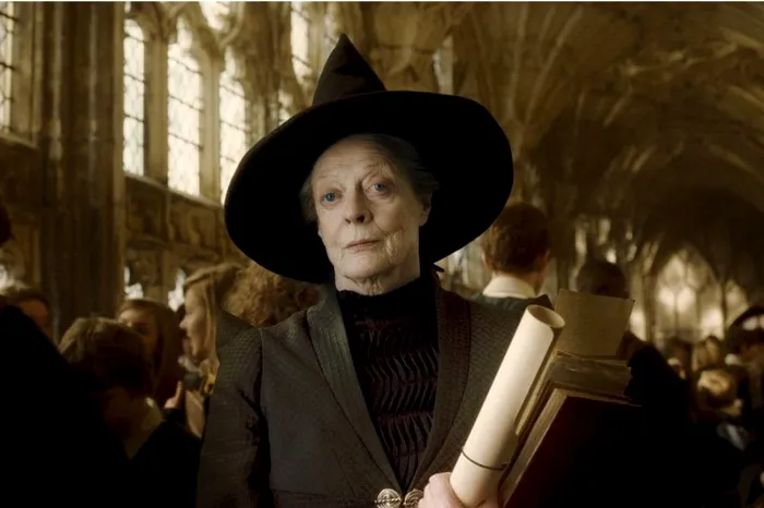 Cel mai cunoscut rol al actriței Maggie Smith este cel al profesoarei Minerva McGonogall din seria Harry Potter