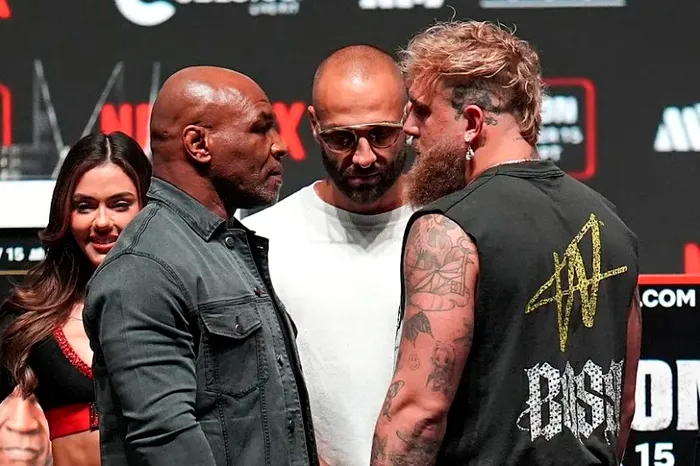 Legendarul boxer Mike Tyson fata inf ata cu YouTuberul Jake