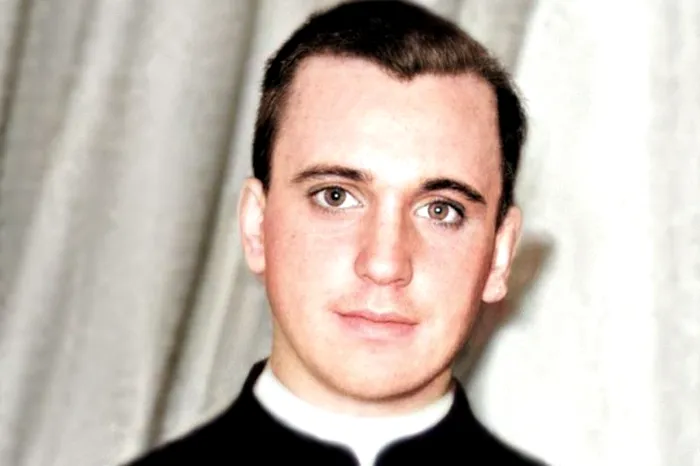 Papa Francisc, în tinerețe, la începuturile sale în slujba Bisericii Catolice ca simplu preot.