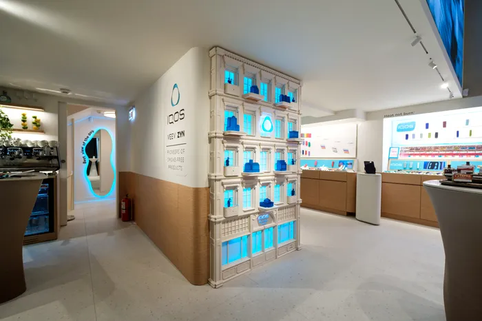 Interiorul noului magazin IQOS Boutique