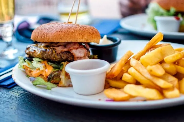 Alimentele care sunt extrem de periculoase pentru ficat: Cu ce nu trebuie să faci niciodată exces?