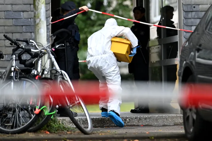 Tragedie fără margini într-un bloc de locuințe