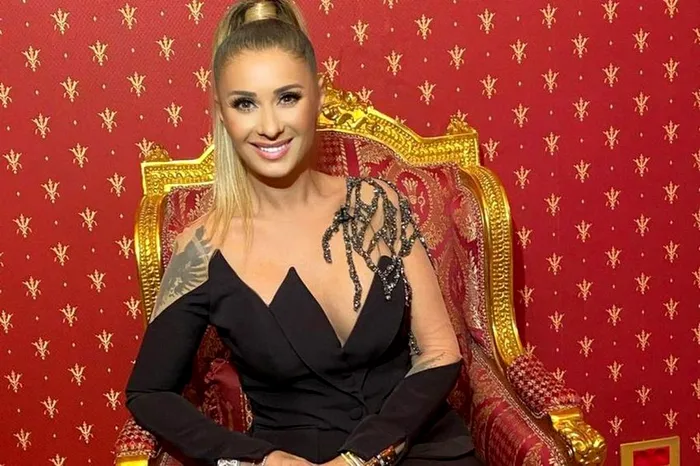 Recunoști fetița din imagine? Acum e cea mai cunoscută vedetă din România