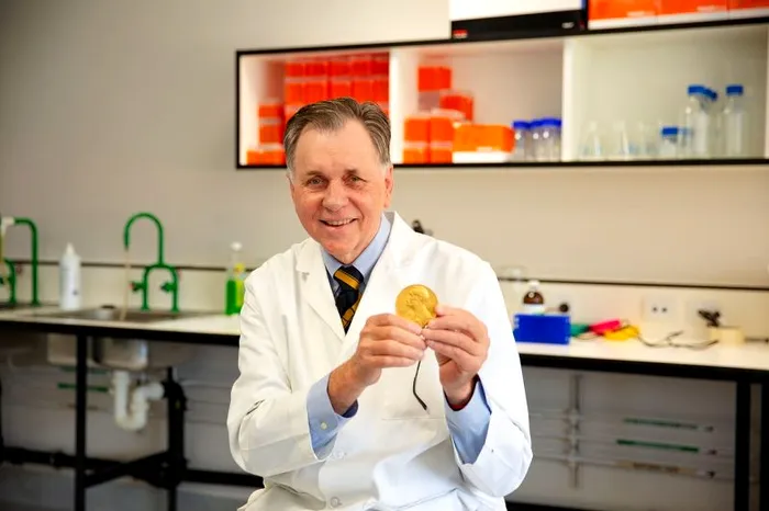 Medicul care a riscat totul pentru un experiment obscur și periculos. Ce a făcut Barry Marshall pentru știință