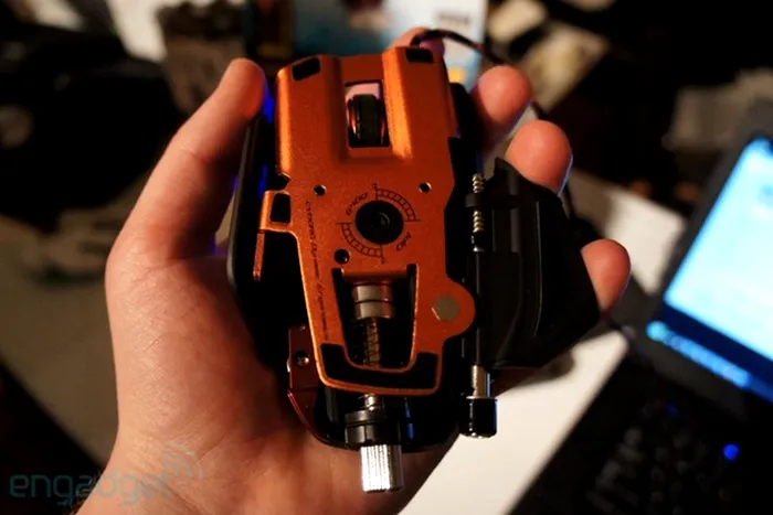 mad-catz-mmodsc00718hands-800