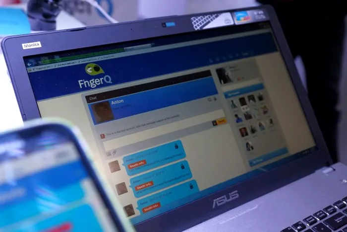 senzor biometric retea comunicare interna