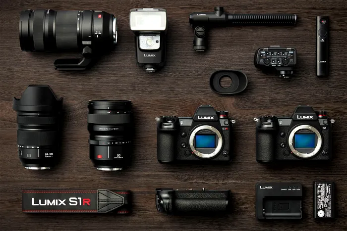 Panasonic S1 S1r pachet lansare