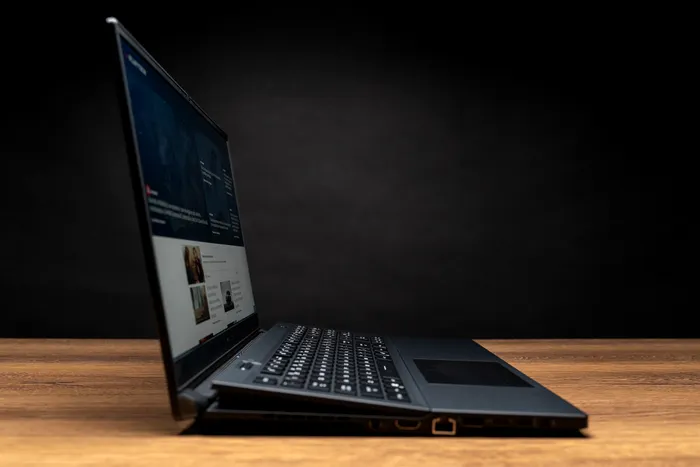 ROG Zephyrus S17 (GX703)