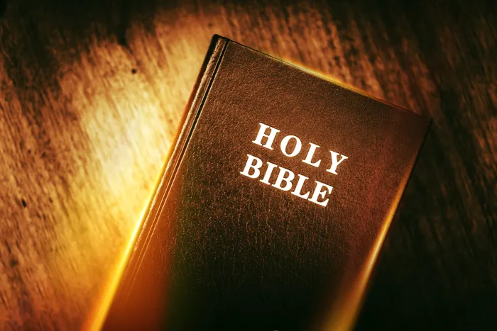 cine a scris biblia de fapt. teorii acceptate versus teorii controversate