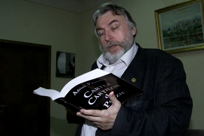 Au trecut 15 ani de la moartea poetului Adrian Păunescu