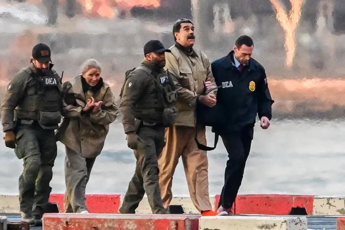 Nicolas Maduro, dus in fata instantei