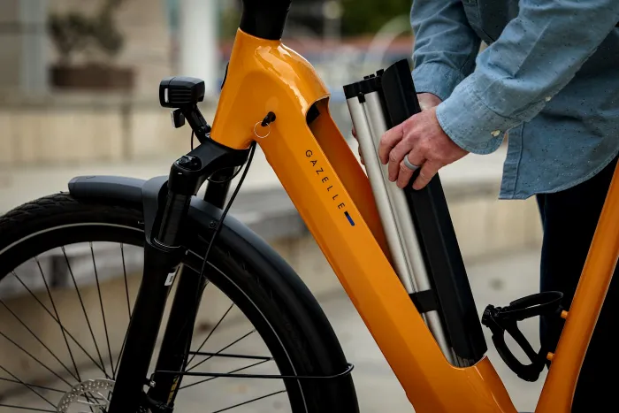 Cum schimbi bateria la Gazelle e-Bike