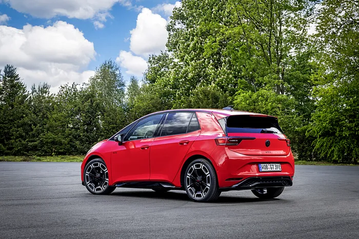 Volkswagen ID.3 GTI aduce din spate