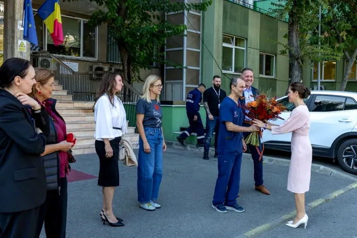 Mirabela Grădinaru a vizitat două secții ATI pentru nou-născuți