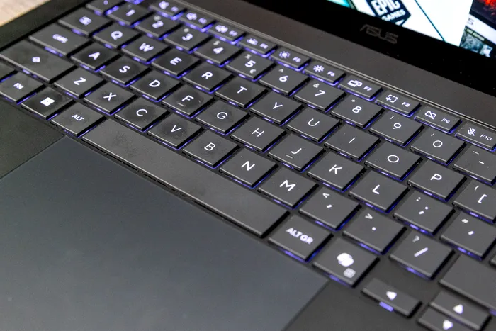 Tastatura satisfăcătoare de la ASUS ProArt P14