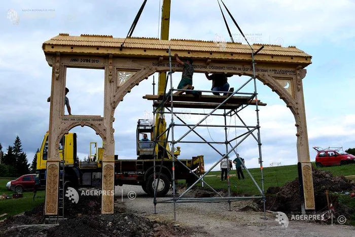 poartă Şumuleu Ciuc