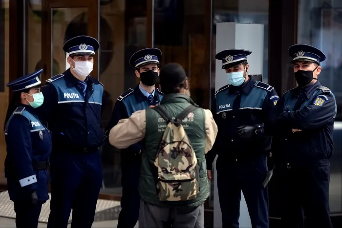 Al treilea județ cu mască în spații deschise. Anunțul de ultimă oră al oficialilor 