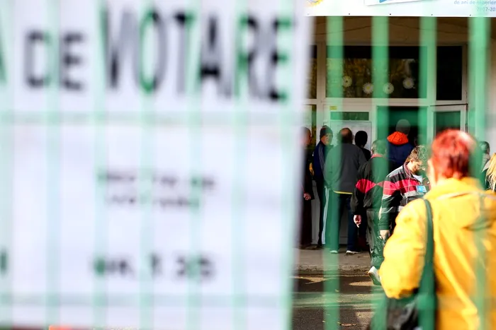 Tu ai fost să votezi? Dacă nu, mai ai timp până la ora 21:00