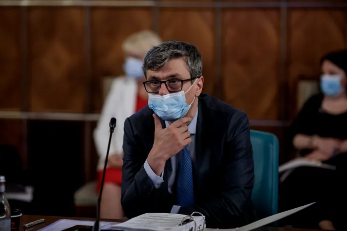 Virgil Popescu a fost testat pozitiv după simptome de gripă